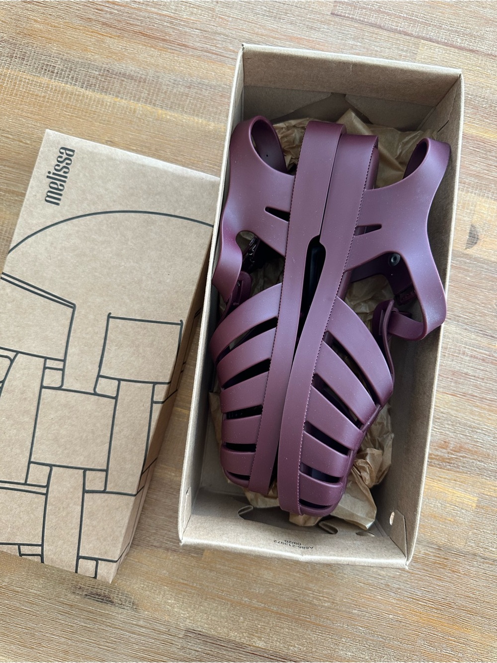 NIB Melissa Women’s Maroon Possession Jelly Fisherman Sandals - Picture 2 of 8